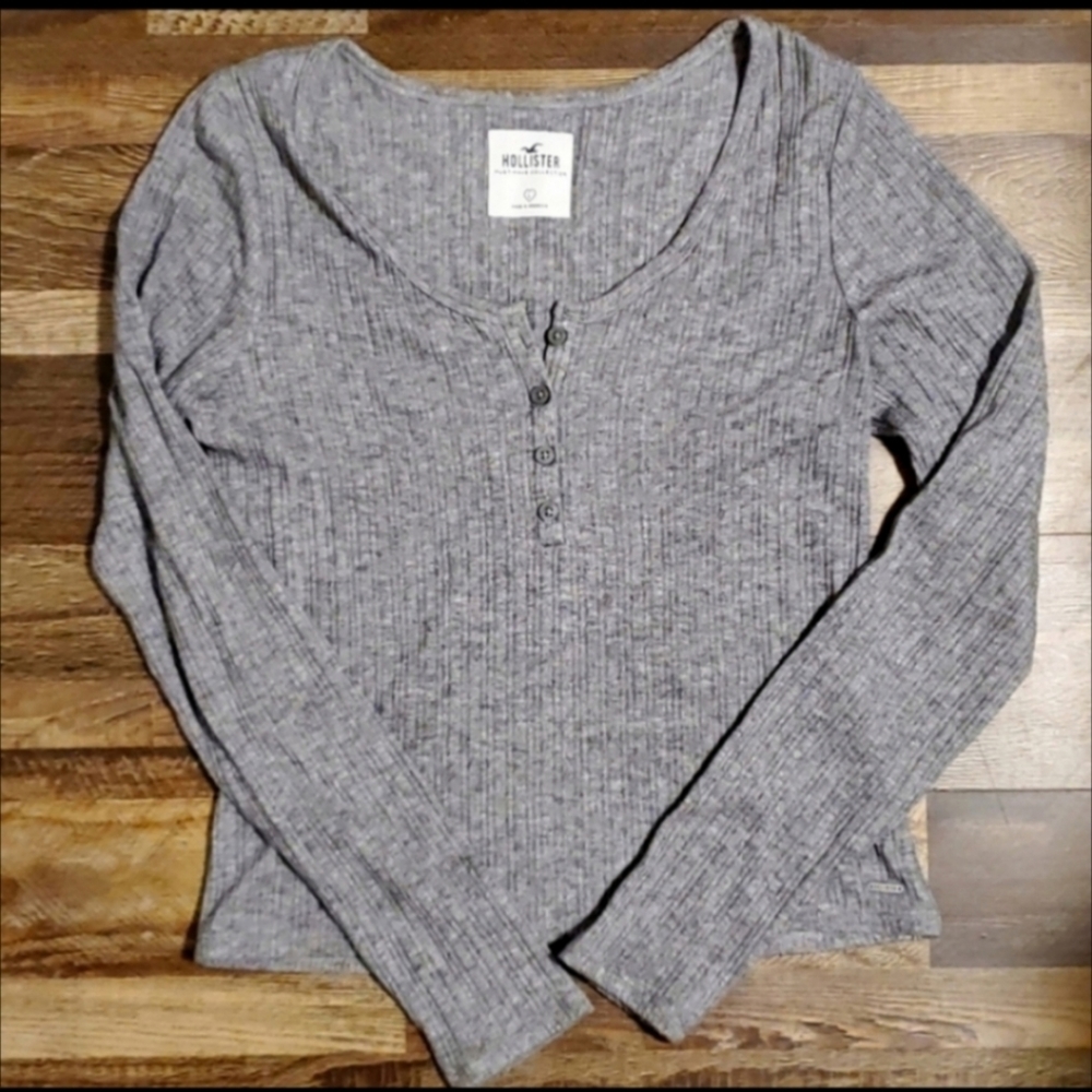 Hollister Sweater Grey Woman's Junior Size Large NWOT!